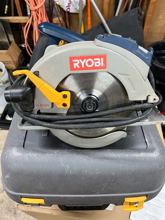 Ryobi circular saw in Power Tools in Mississauga / Peel Region - Image 2