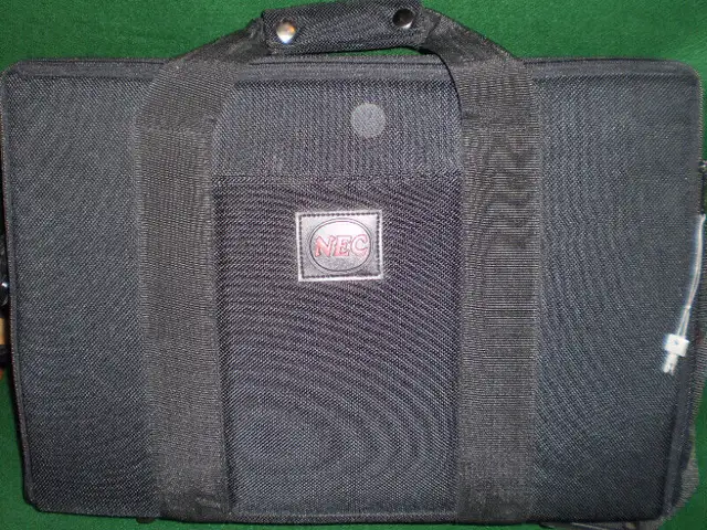 HP, Dell, NEC Laptop Carrying Cases and Luggage in Laptop Accessories in City of Toronto - Image 5
