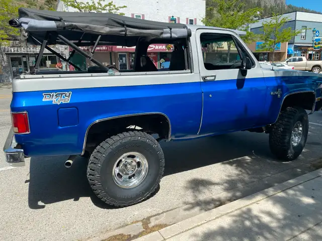 (PENDING SALE) 1990 chev k5 blazer in Classic Cars in Kelowna - Image 4