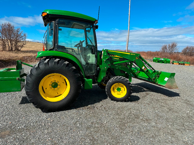 2018 John Deere 4052R Utility Tractor 4WD in Farming Equipment in New Glasgow - Image 2