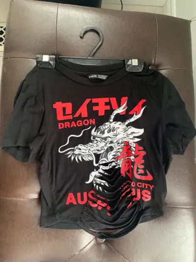Black red white dragon SHEIN top size xs, View more
