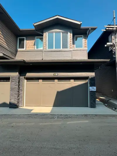 Edmonton based,2 story townhome in Orchards Crossing (66 Street SW) with 3 Bedrooms + 2.5 Washrooms...
