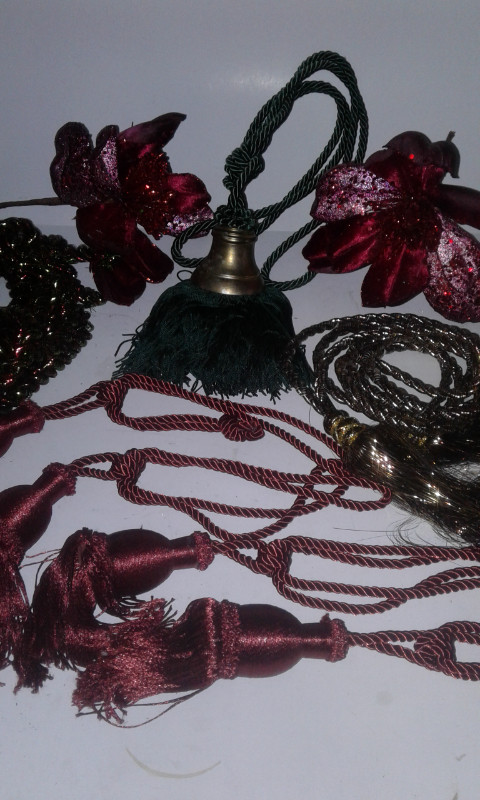 TASSEL ROPE TIE BACKS, WHIMSICAL-DECORATOR , 7 PCS & EXTRA PCS in Holiday, Event & Seasonal in Kitchener / Waterloo - Image 4