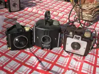 Set of 3 Vintage Bakelight 620 Film Cameras GC