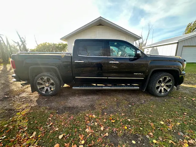 2017 GMC Sierra Denali