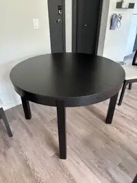 Extendable Round Table