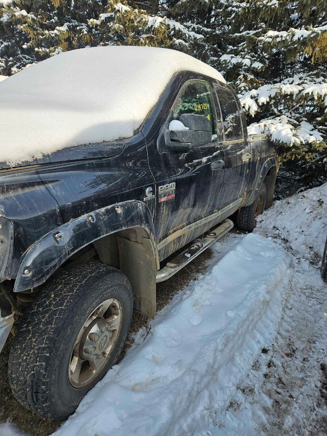 09 dodge cummins 3500 for parts in Engine & Engine Parts in Edmonton - Image 2