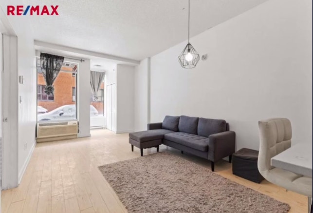 Urgent_Downtown_3-1/5_for Rent — photo 2