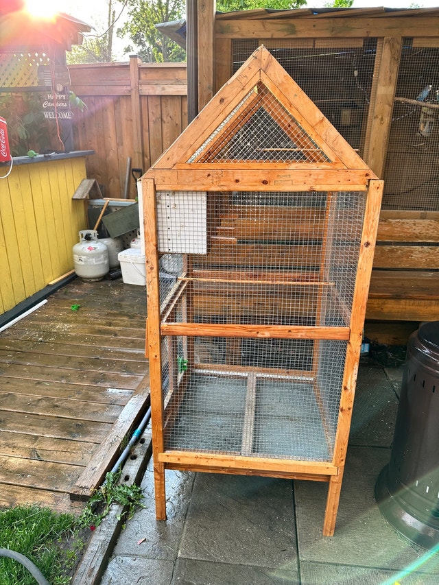 Rustic wooden bird cage large in great condition Accessories