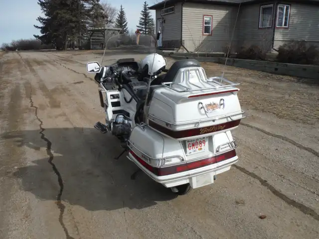 '93 1500 Goldwing Special Edition in Street, Cruisers & Choppers in Calgary - Image 8