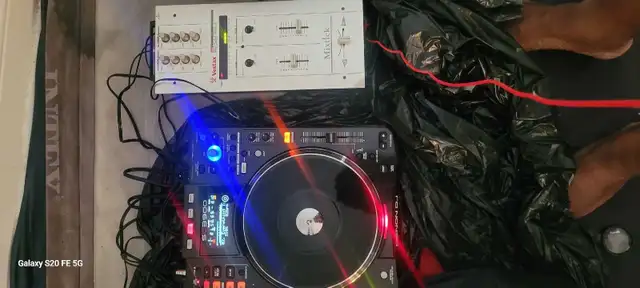 2 Denon SC3900 DJ Decks,1 Vestax Mixer in Performance & DJ Equipment in City of Toronto - Image 5