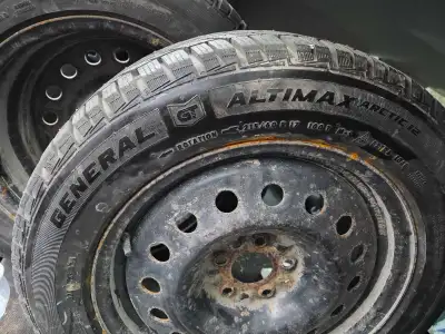 General Altimax Artic I2 Studded! 215 /60 /17 Tires in Excellent Shape, all evenly worn. Tires are o...