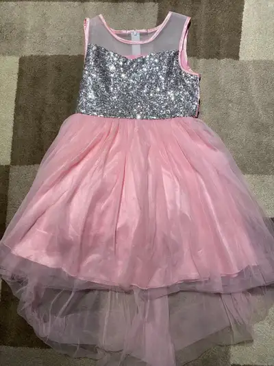 Like new, fancy dress with zipper back and bow Pet/smoke free home $20