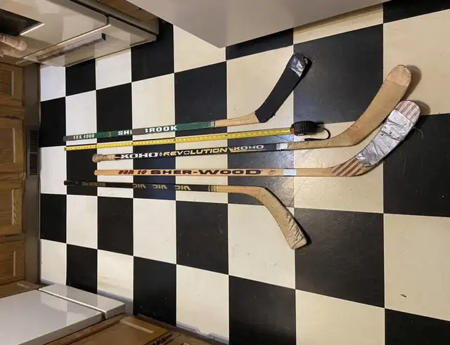 HOCKEY STICKS & PUCKS in Hockey in Winnipeg - Image 6