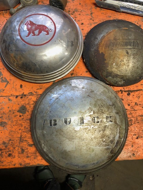 Vintage  Car Parts- Dog Dish Hub Caps in Arts & Collectibles in Oshawa / Durham Region - Image 4