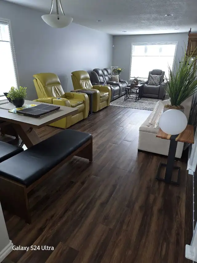 DUPLEX FOR SALE BY OWNER - (Presently) Yorkton Sk in Houses for Sale in Regina - Image 4