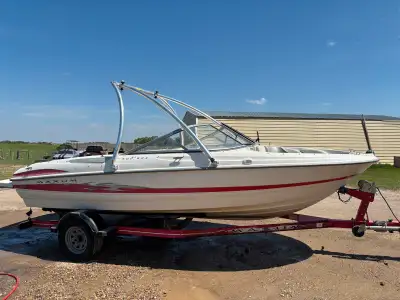 2006 Maxum 1900 4.3 Mercruiser Ski tower Reupholstered sun deck and back bench New water pump and th...