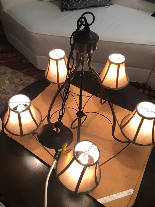Kichler Dining Chandelier in Indoor Lighting & Fans in Norfolk County - Image 2