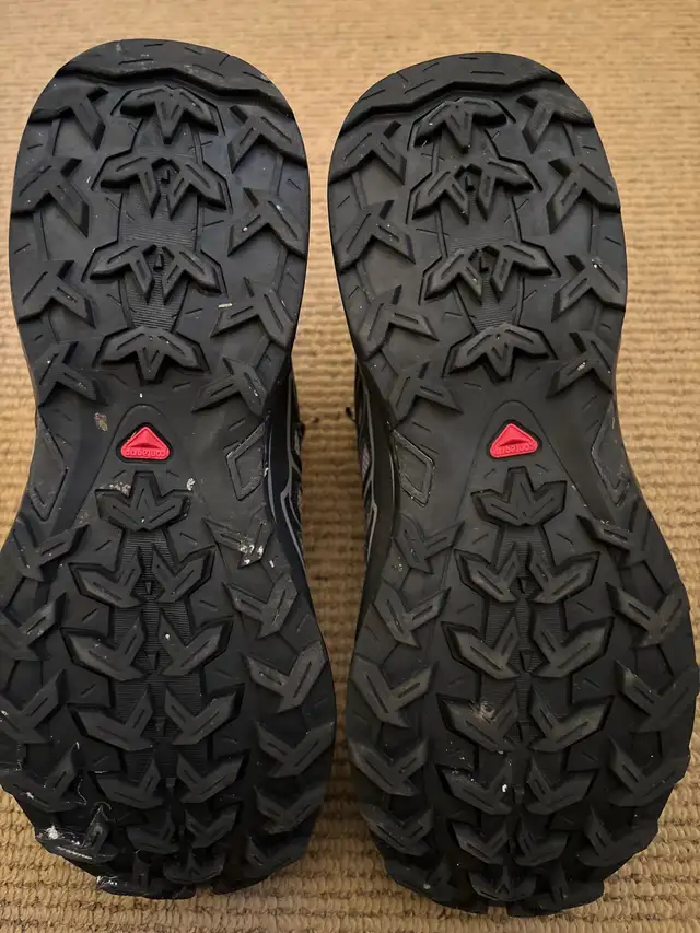 Salomon Hiking Boots  in Women's - Shoes in Red Deer - Image 4