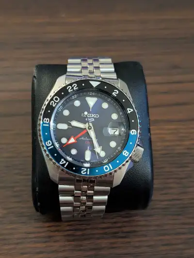 Men's Seiko 5 Sports watch SKX (under warranty), View more