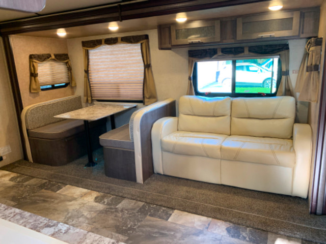 2016 Forest River Surveyor Hybrid Trailer in Travel Trailers & Campers in Ottawa - Image 2