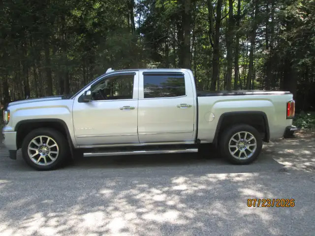 2017 GMC SIERRA DENALI   5.3  Maintained and Certified