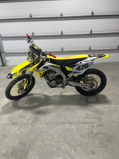 2017 Suzuki RM-Z 450 Clean strong running bike Fairly stock other than: Graphics kit Odi grips Bud t...