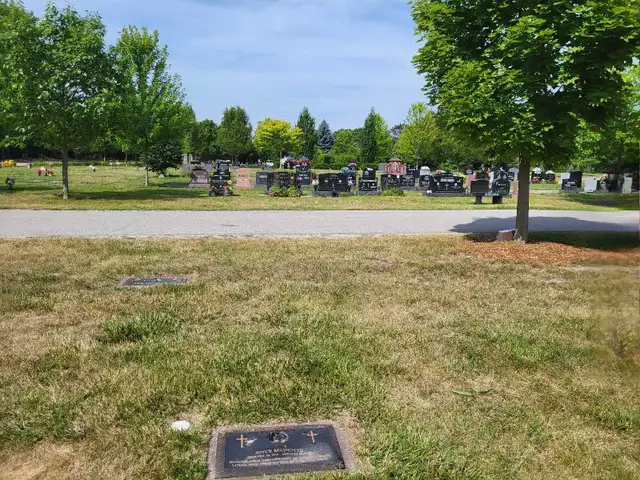 Cemetery Burial Plots Whitby Mount Lawn in Other in Oshawa / Durham Region - Image 6