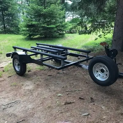 Zodiac 12' tout Est 2023 remorque moteur 15HP 4 temps 35 Heure tout neuf et moteur electrique 55 Lbs...