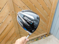 Right-hand Taylormade Sim Max driver with Regular flex
