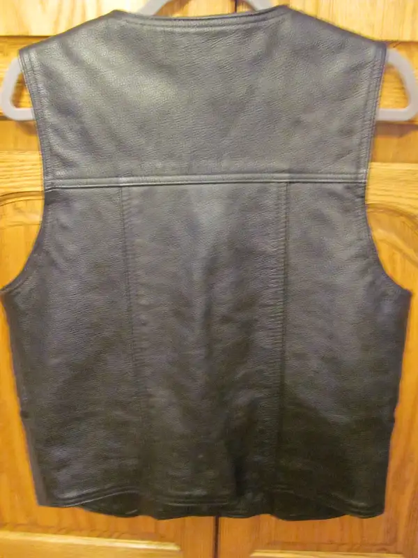 Motorcycle Leather Vest in Motorcycle Parts & Accessories in Edmonton - Image 3