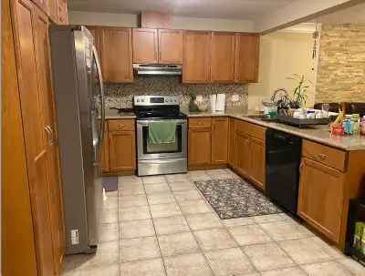 We are looking for a female young professional to rent a single room starting Sep 1, 2025. - room on...
