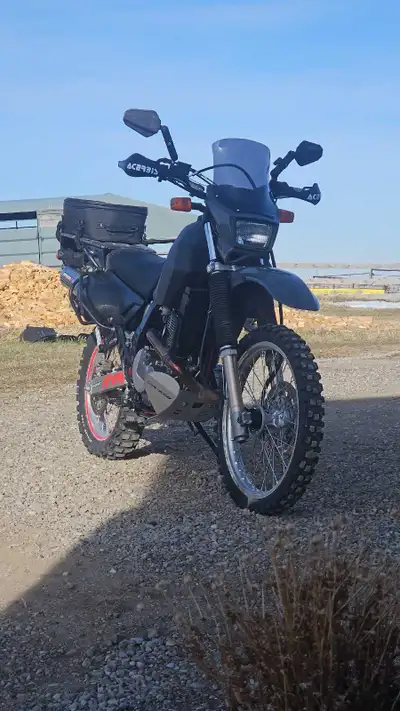 2021 dr650 Very well taken care of bike has lots of up grades. 20l tank Seat lowered pegs New bars a...