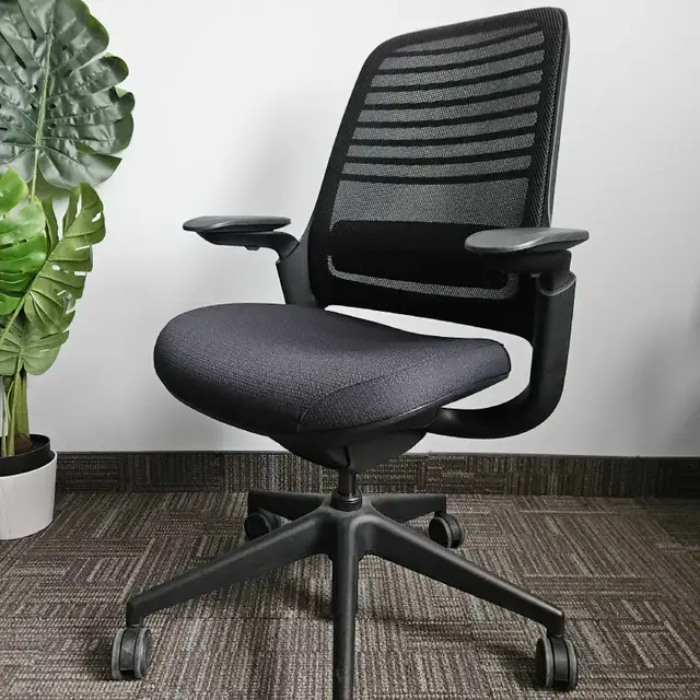 Steelcase series 1 ergonomic office chair FREE DELIVERY  in Chairs & Recliners in City of Toronto - Image 5