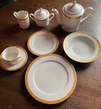 Dinnerware set