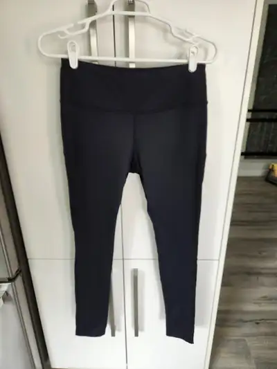 Size M In excellent condition. Pickup southeast corner of Winnipeg.