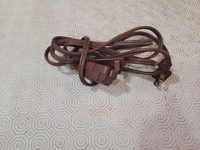 Replacement Lamp Cord in Electrical in City of Toronto - Image 2