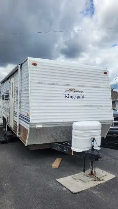 2008 Gulf Stream Kingsport 26’ Travel Trailer – $9,000 OBO very motivated to sell! Clean and well-ke...