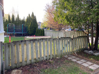 Clôture en bois 88 pieds long - Wood fence 88 ft in length  