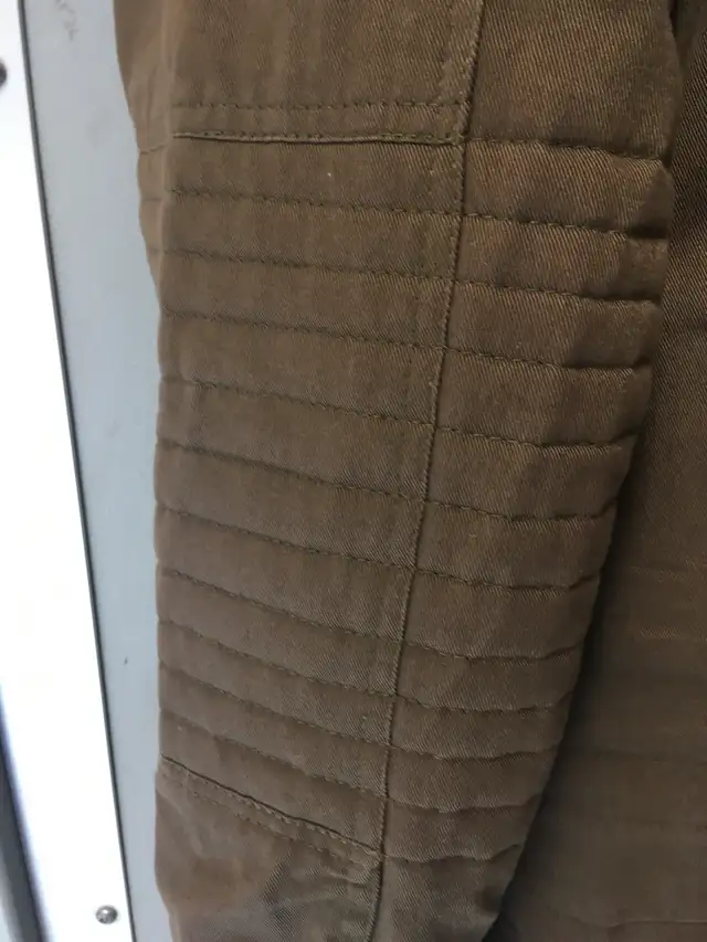 Men's Motorcycle Jacket in Motorcycle Parts & Accessories in Hamilton - Image 4