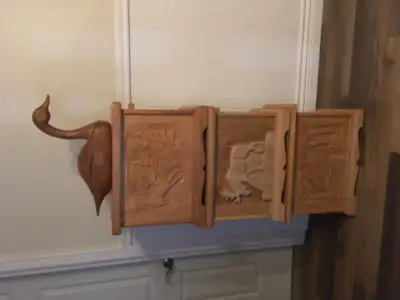 coffre en bois pin avec sculpture en bois, View more