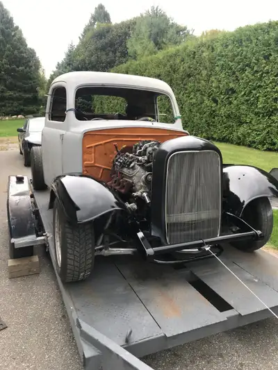 48 ford custom. Corvette suspension front and rear 5.3 ls 1 engine 4l60 trans .this a project to be...