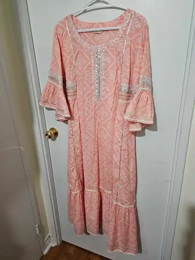 MOVING SALE Tried on only Does NOT come with dupatta or leggings/bottoms FINAL SALE PRICE IS FIRM Ac...