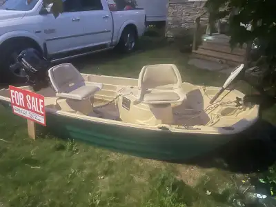 This Bass Hound 10.2 fishing boat is a compact and reliable vessel measuring 10.2 feet, perfect for...