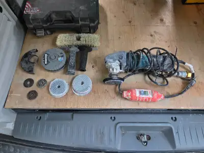 Makita Wet Stone Polishing Grinder With Extras, View more