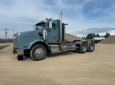 2023 Kenworth T800 I have for sale Two 2023 Kenworth T800 day cabs. Only have pictures of just the o...
