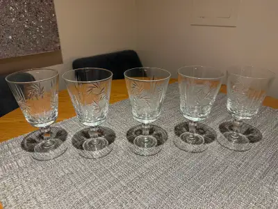 Pinwheel Vintage Wine Glasses, View more