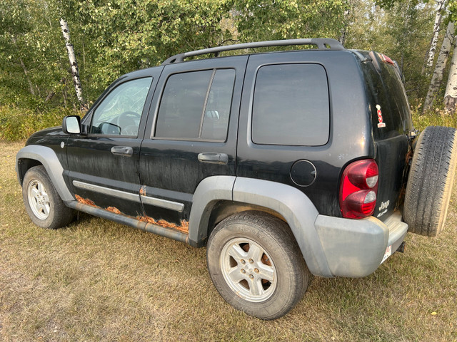 Jeep Liberty! in Cars & Trucks in Grande Prairie - Image 4