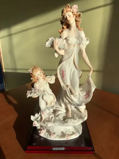 GIUSEPPE ARMANI PORCELAIN STATUE MOTHER and DAUGHTER, View more