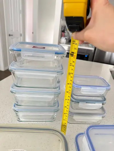 Selling a bundle of 10 glass kitchen containers. Most are Lock & Lock style or similar. All are oven...